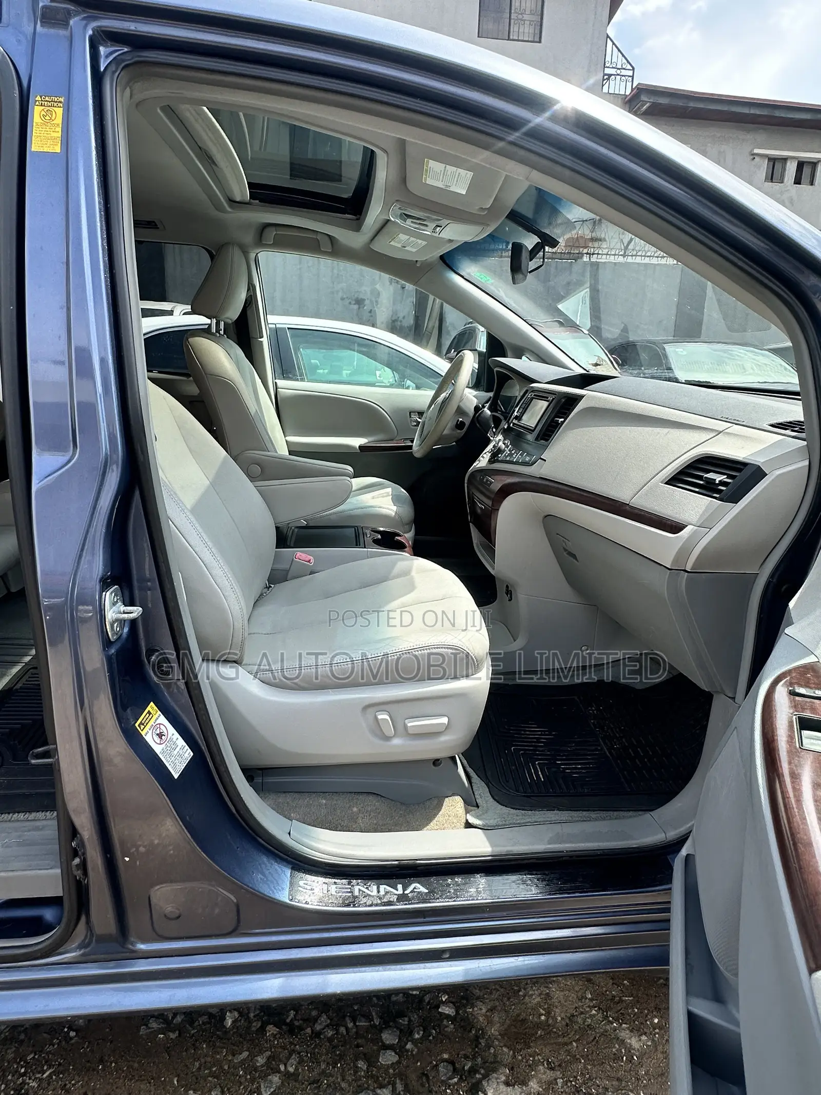 Toyota Sienna XLE 7-Passenger 4dr Minivan AWD (3.5L 6cyl 6A) 2015 Blue