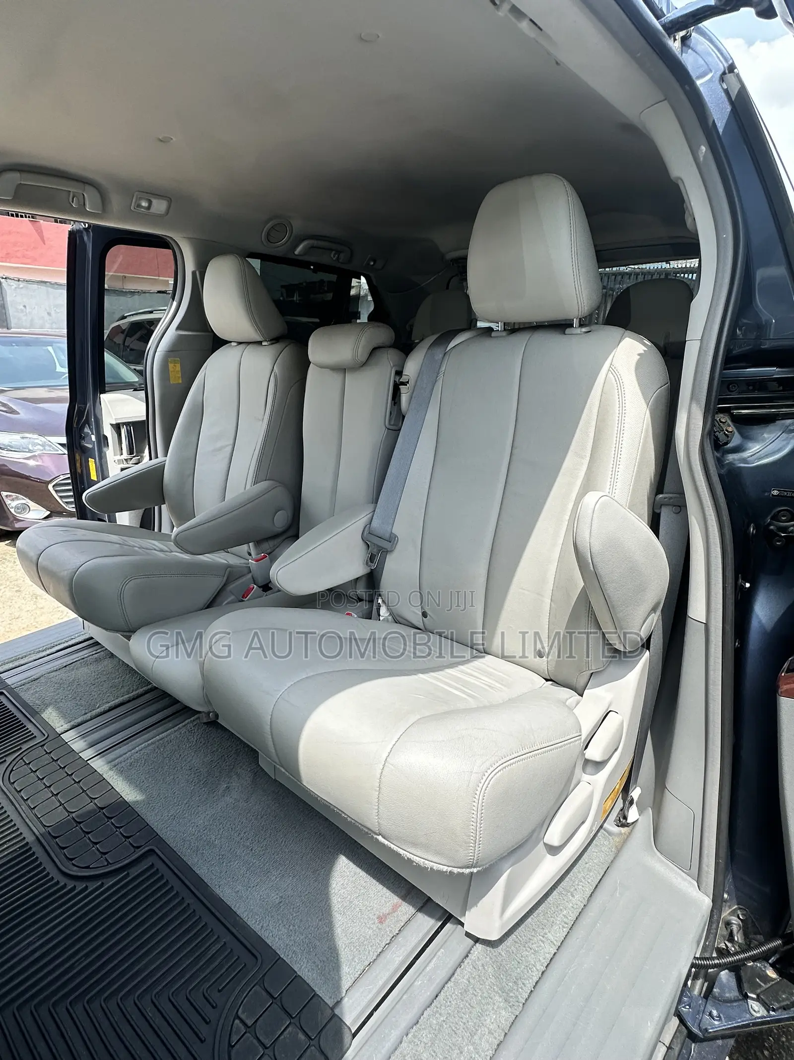 Toyota Sienna XLE 7-Passenger 4dr Minivan AWD (3.5L 6cyl 6A) 2015 Blue