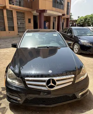 Mercedes-Benz C250 2012 Black