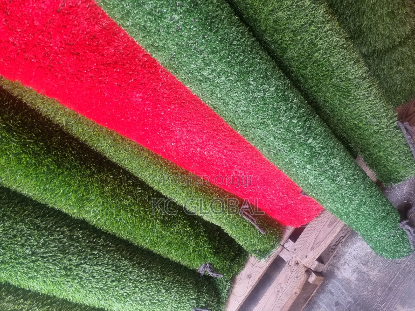 Good Quality Artificial Grass 15mm Purple and Red, Black