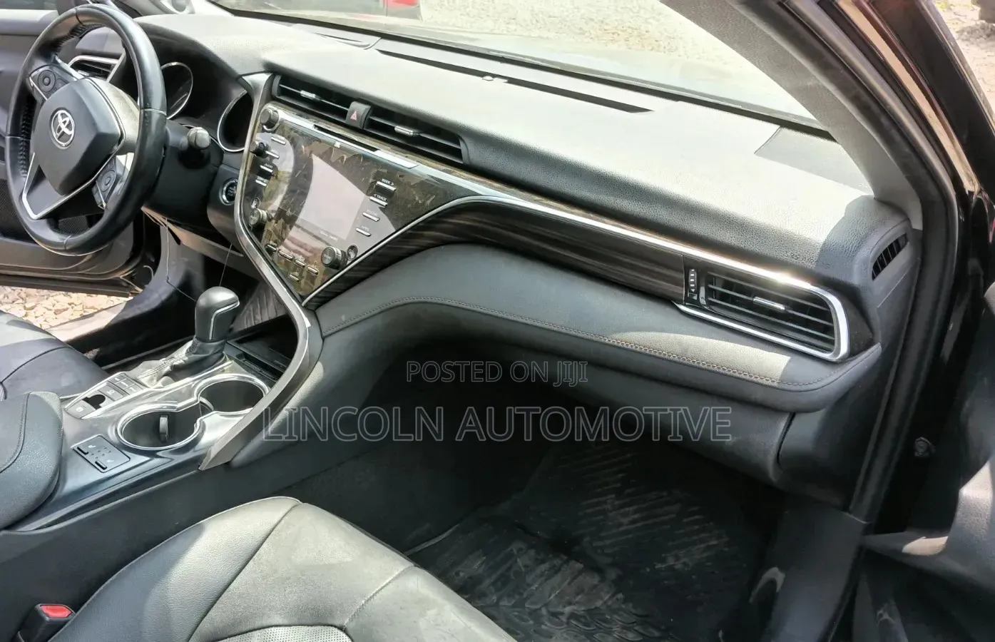 Toyota Camry XLE V6 FWD (3.5L 6cyl 8AM) 2018 Black