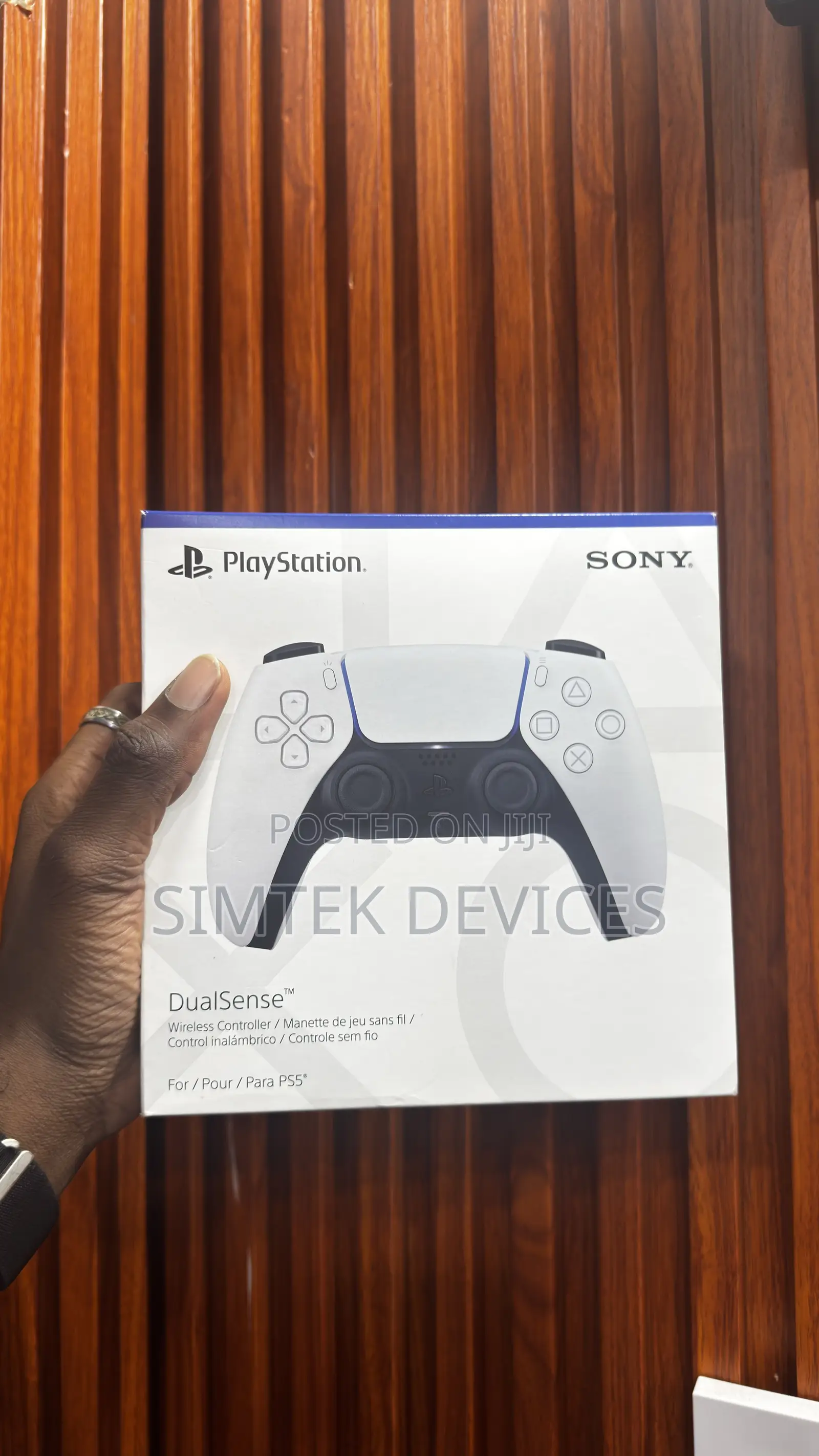 PlayStation 5 Dual Shock Pad.