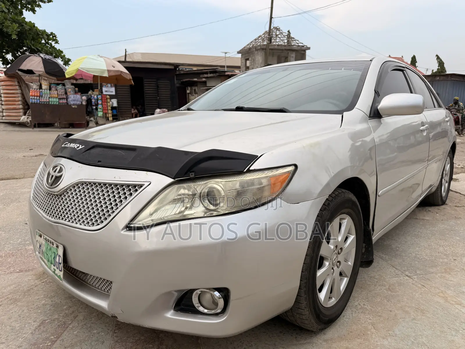 Toyota Camry LE 4dr Sedan (2.5L 4cyl 6A) 2011 Silver