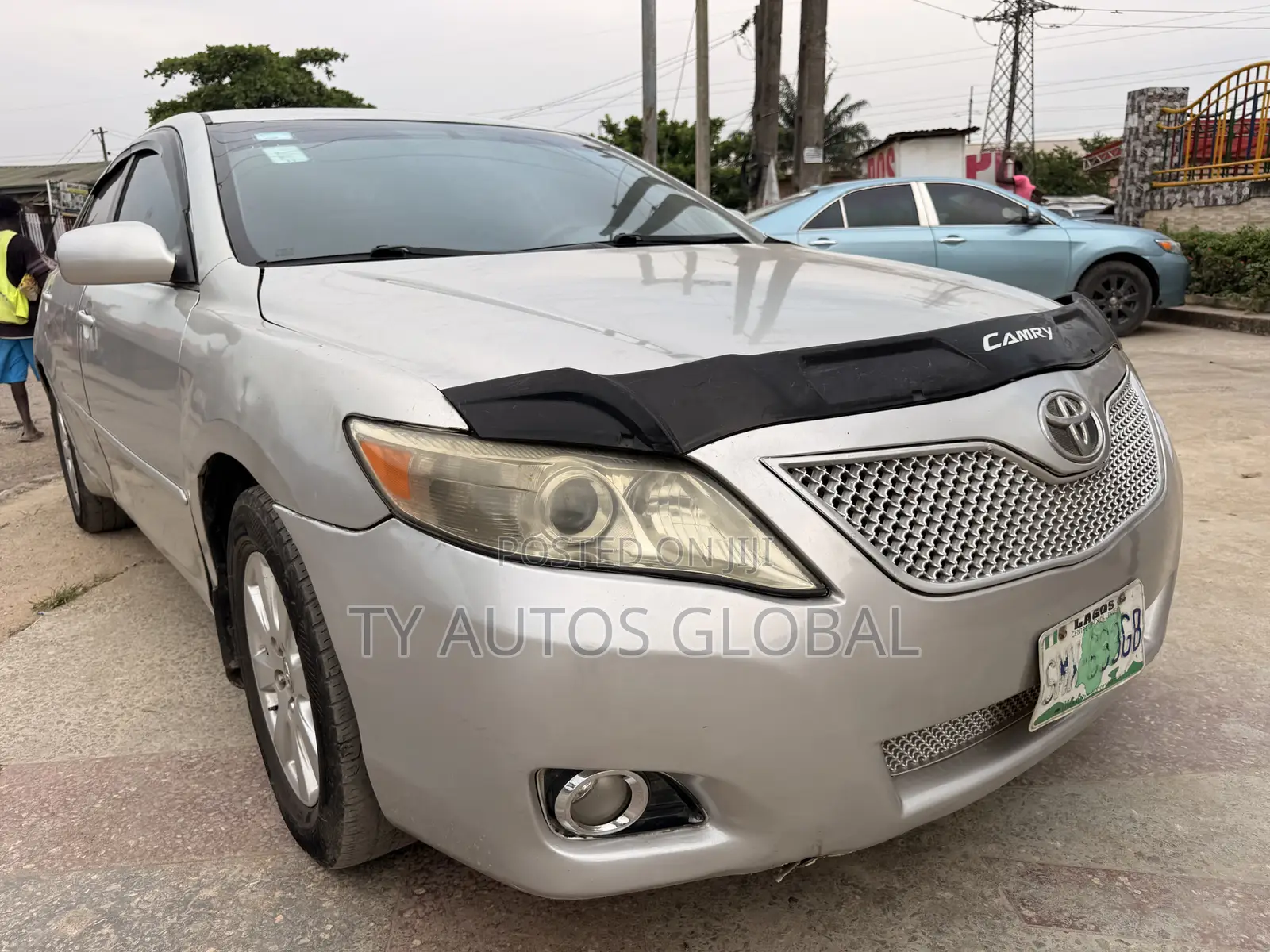 Toyota Camry LE 4dr Sedan (2.5L 4cyl 6A) 2011 Silver