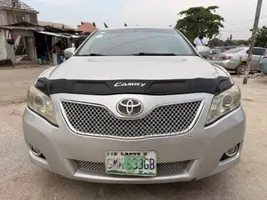 Toyota Camry LE 4dr Sedan (2.5L 4cyl 6A) 2011 Silver