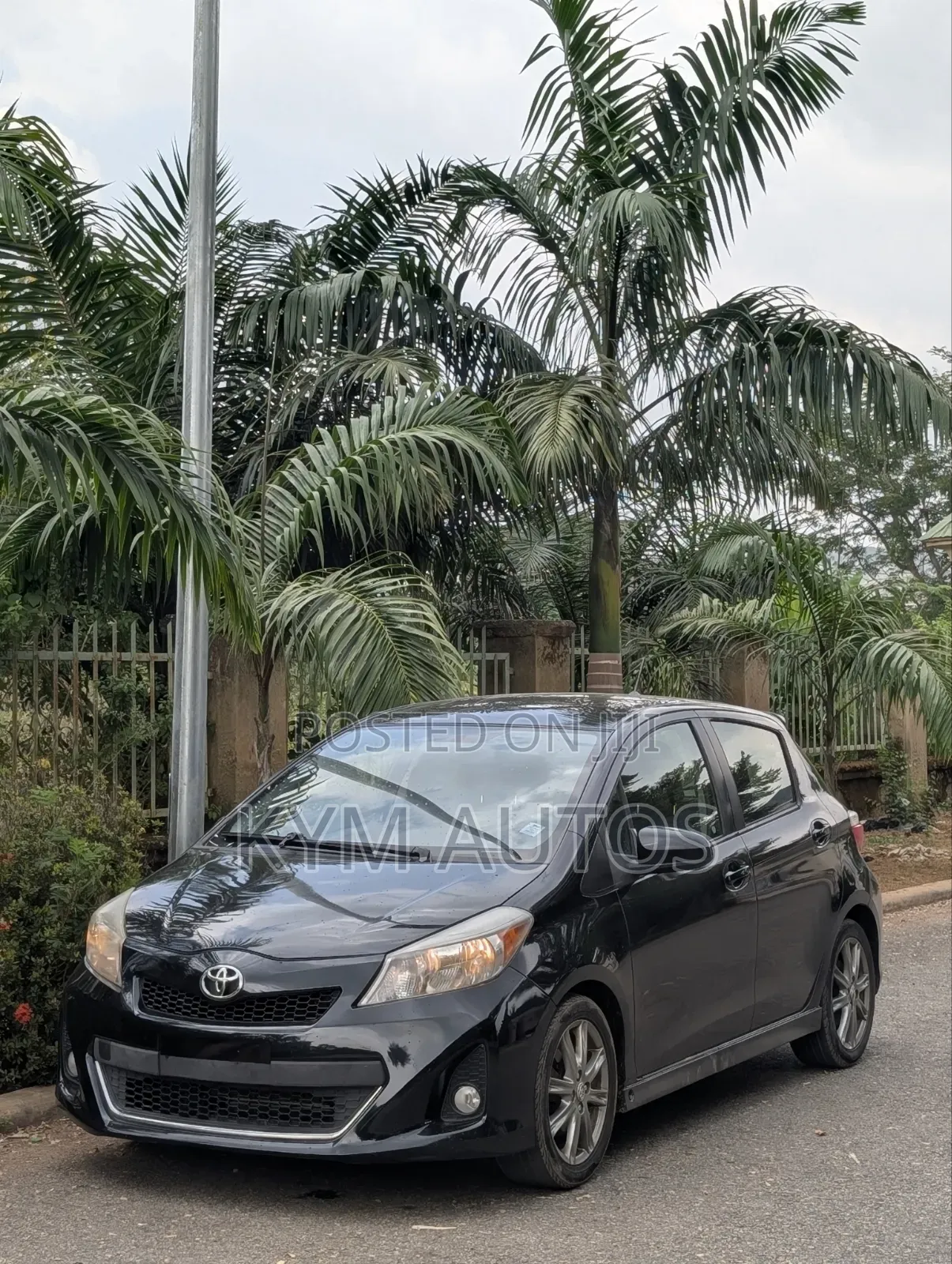 Toyota Yaris SE Hatchback 5dr 2012 Black