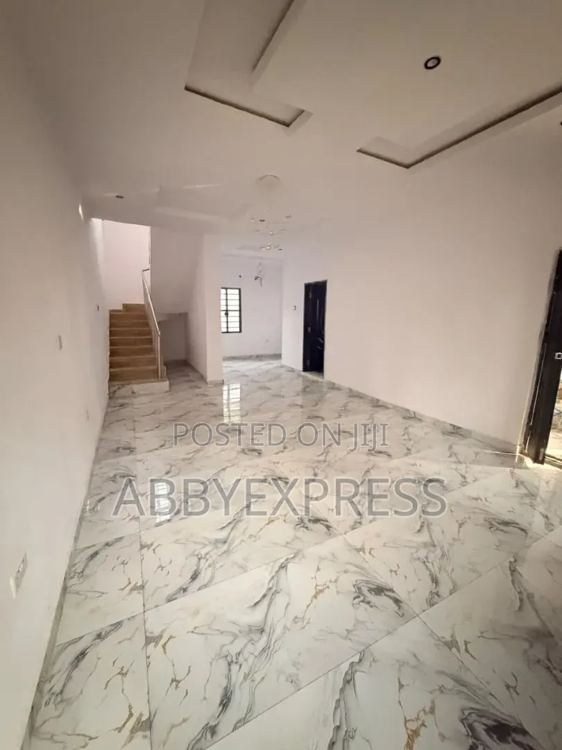 3bdrm Duplex in Akobo for sale