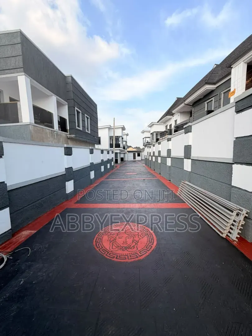 3bdrm Duplex in Akobo for sale