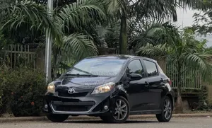 Toyota Yaris SE Hatchback 5dr 2012 Black
