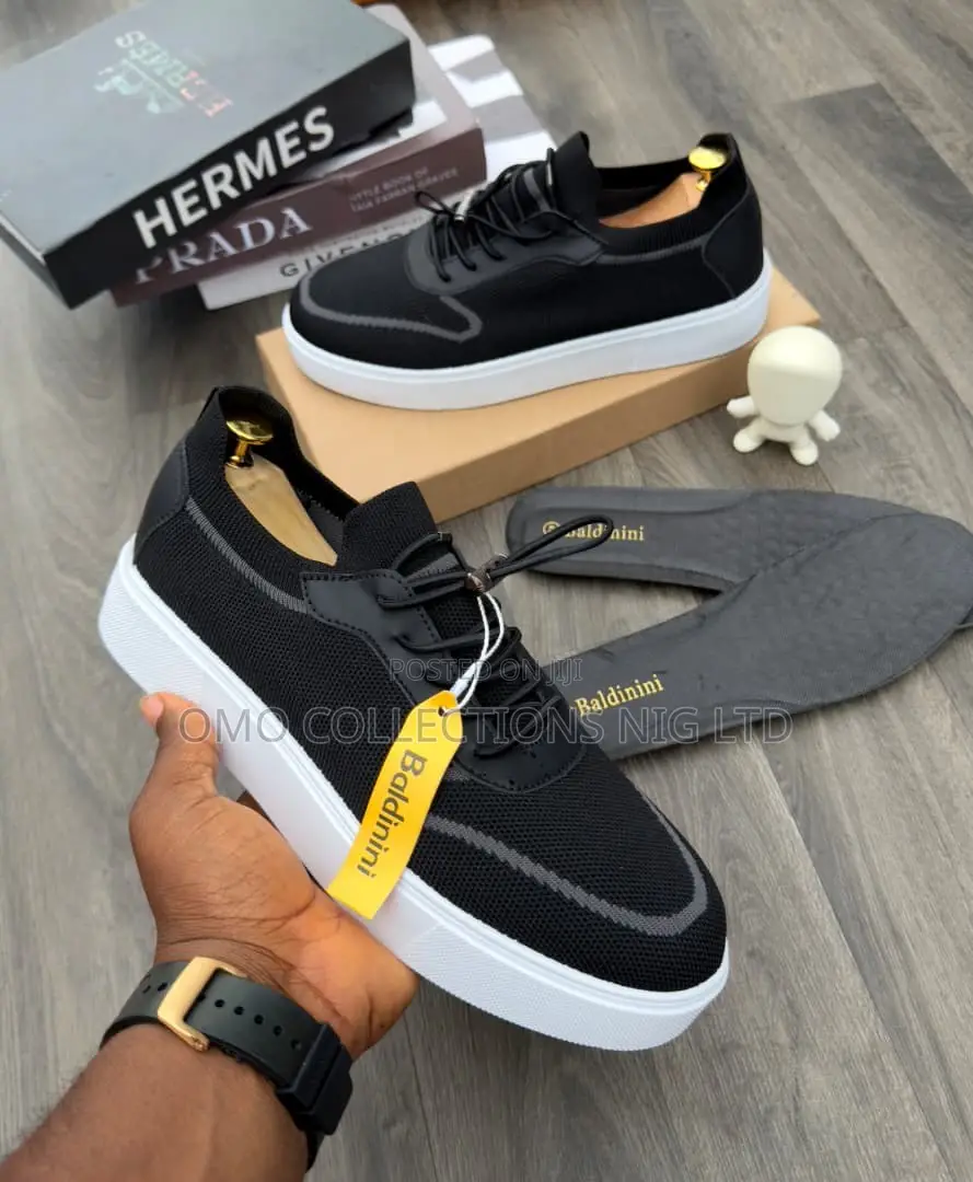 Designer Men’s Sneakers With White Sole – Fully Boxed