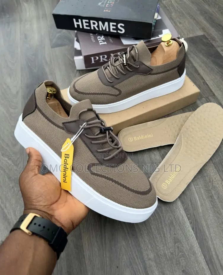 Designer Men’s Sneakers With White Sole – Fully Boxed
