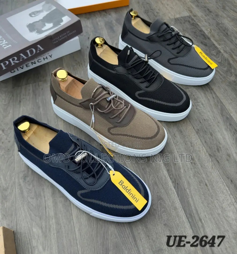 Designer Men’s Sneakers With White Sole – Fully Boxed