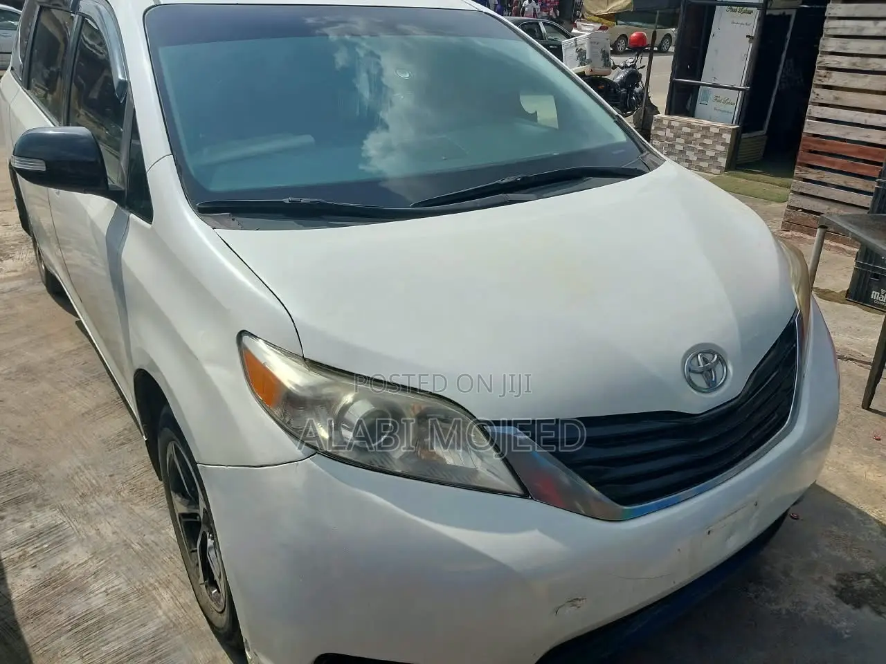 Toyota Sienna Limited Premium 7 Passenger (3.5L 6cyl 6A) 2016 White