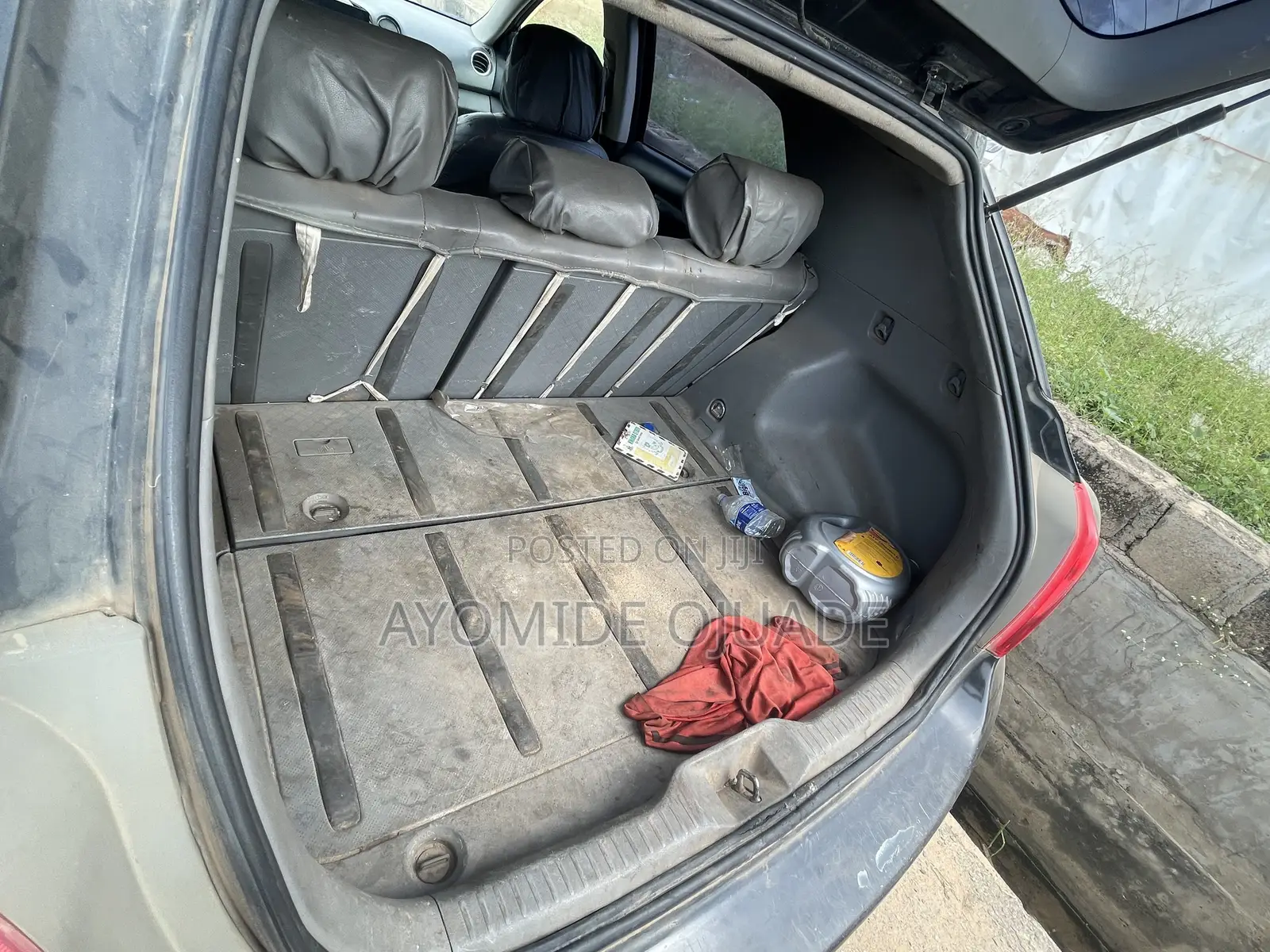 Toyota Matrix Hatchback FWD (1.8L 4cyl 5M) 2009 Black