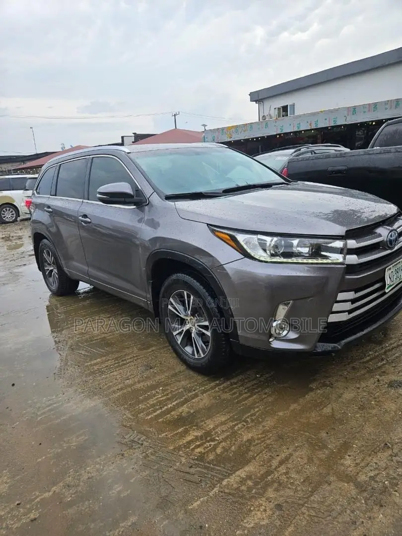 Toyota Highlander XLE V6 4x2 (3.5L 6cyl 6A) 2016 Gray