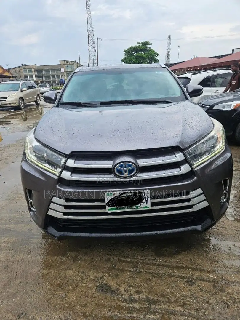 Toyota Highlander XLE V6 4x2 (3.5L 6cyl 6A) 2016 Gray