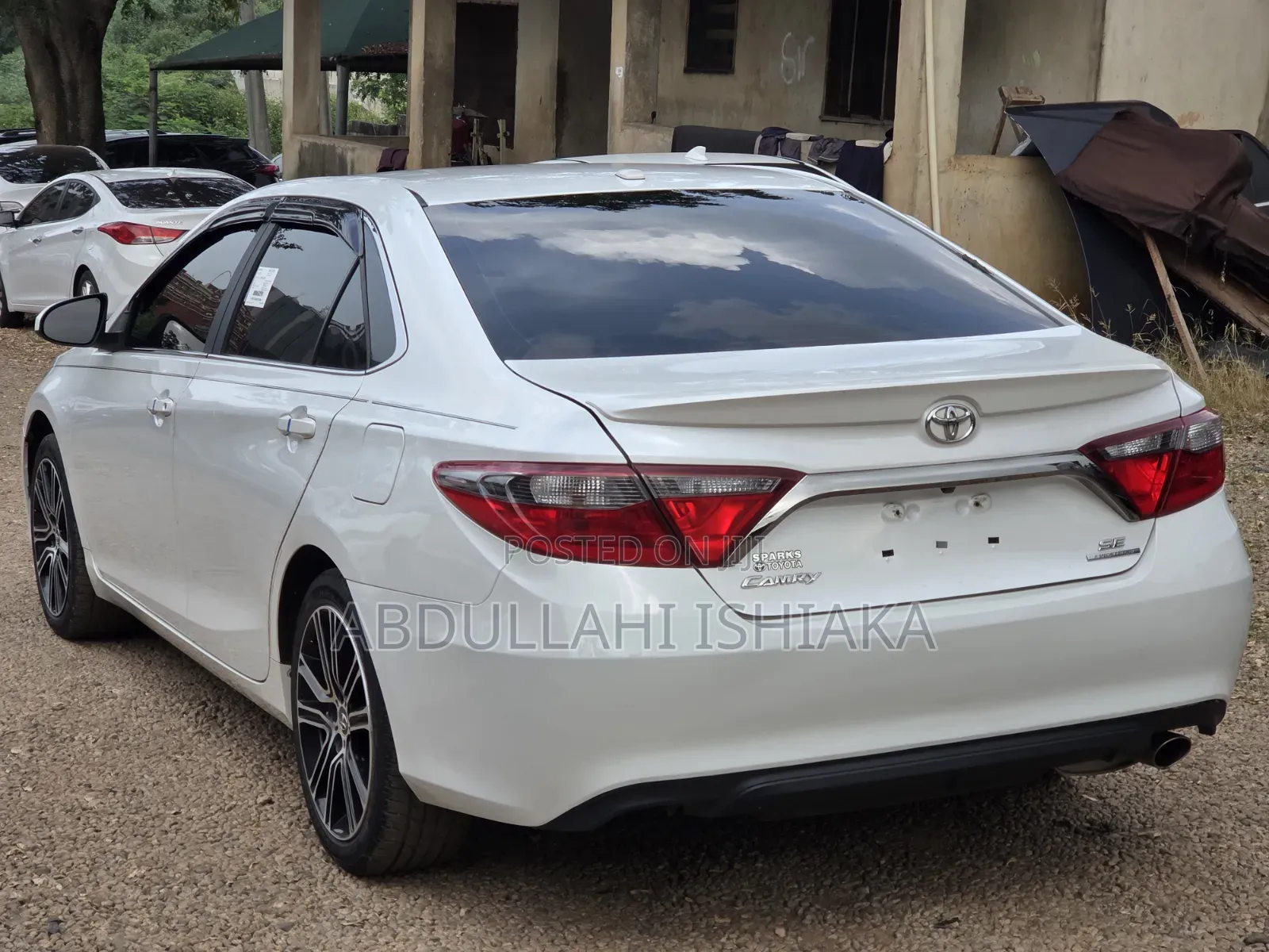 Toyota Camry SE w/Special Edition Pkg (2.5L 4cyl 6A) 2016 White