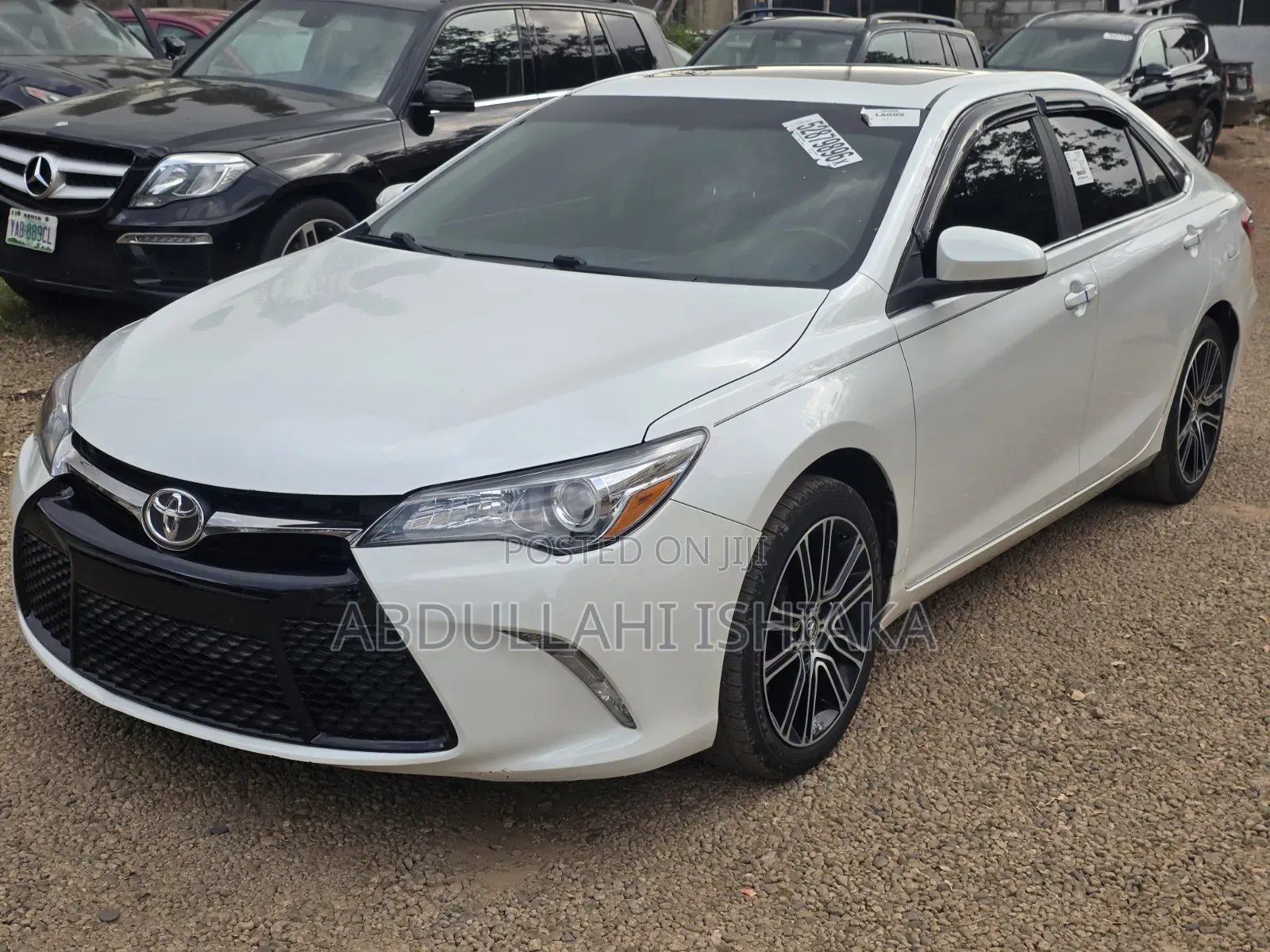 Toyota Camry SE w/Special Edition Pkg (2.5L 4cyl 6A) 2016 White
