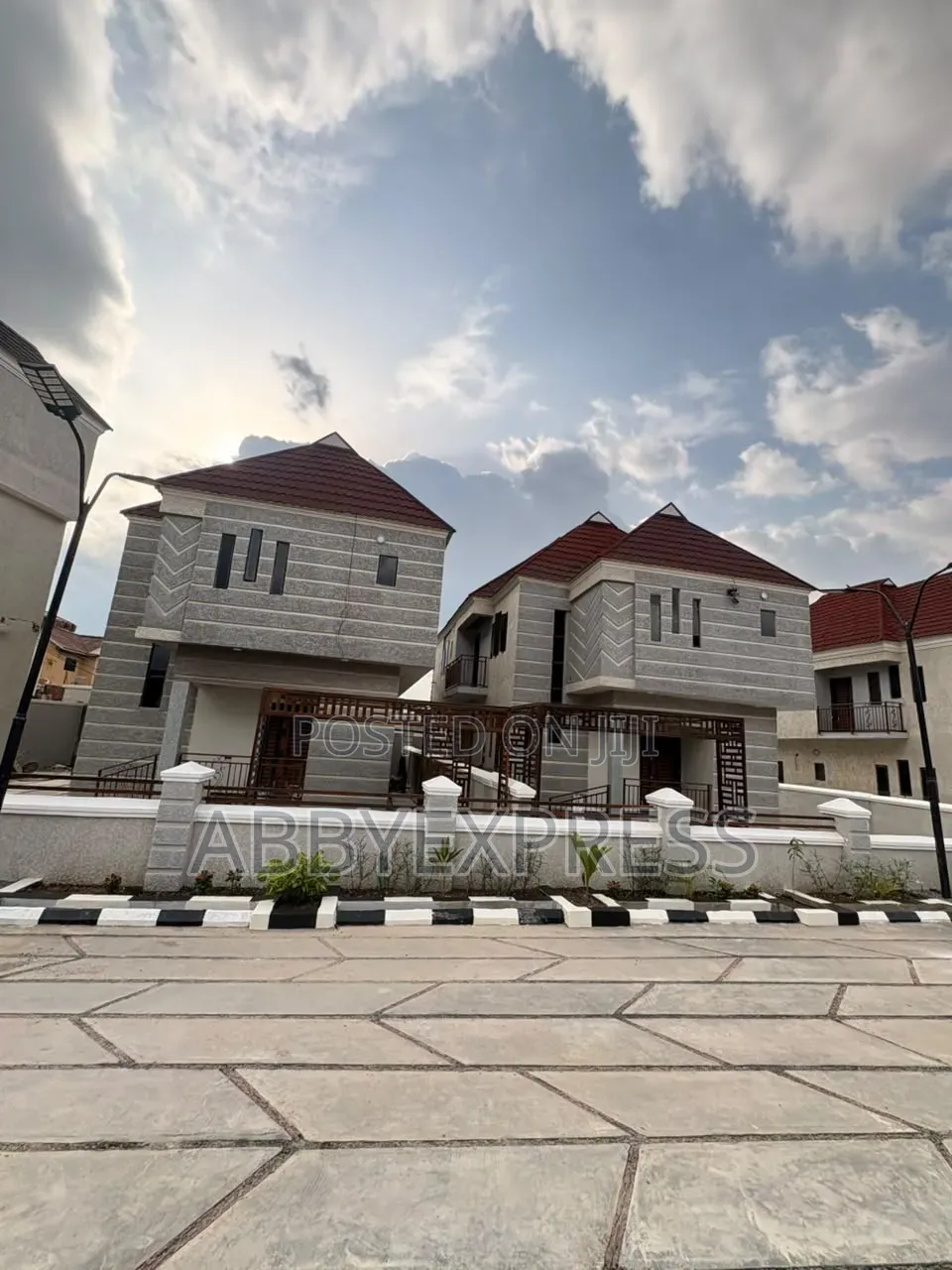 Furnished 2bdrm Duplex in Ologuneru for sale