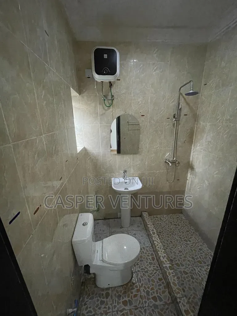 3bdrm Apartment in Saka, Ologolo for rent