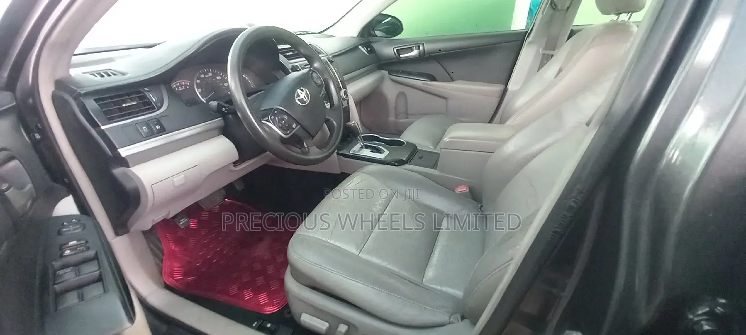 Toyota Camry LE 4dr Sedan (2.5L 4cyl 6A) 2013 Gray