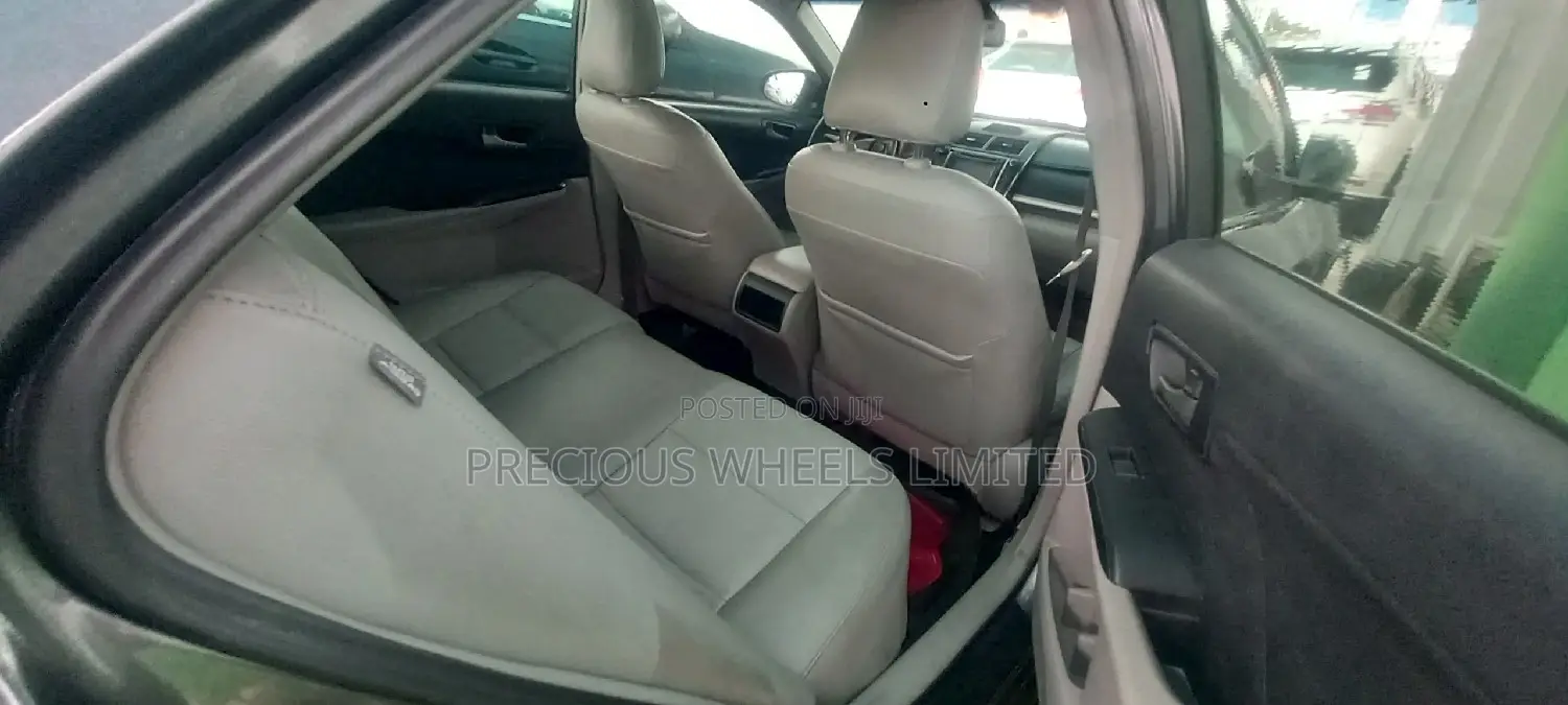 Toyota Camry LE 4dr Sedan (2.5L 4cyl 6A) 2013 Gray