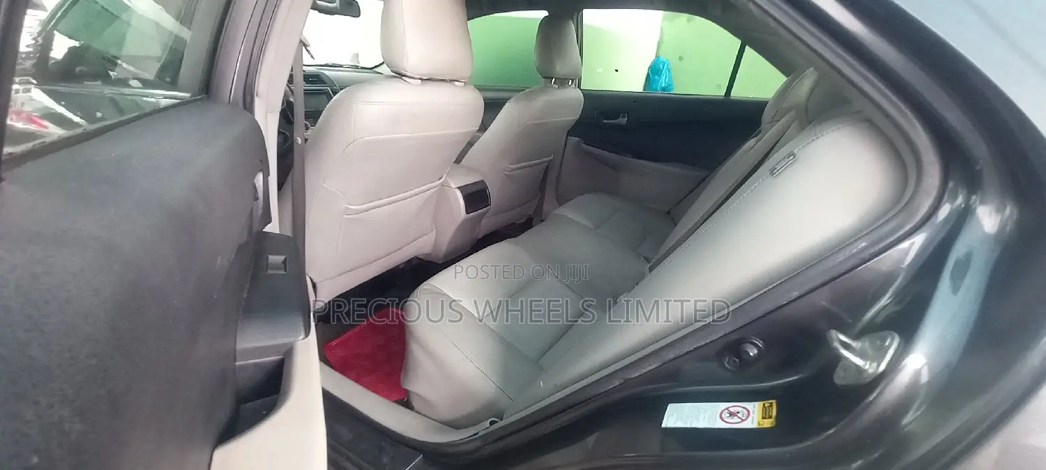 Toyota Camry LE 4dr Sedan (2.5L 4cyl 6A) 2013 Gray