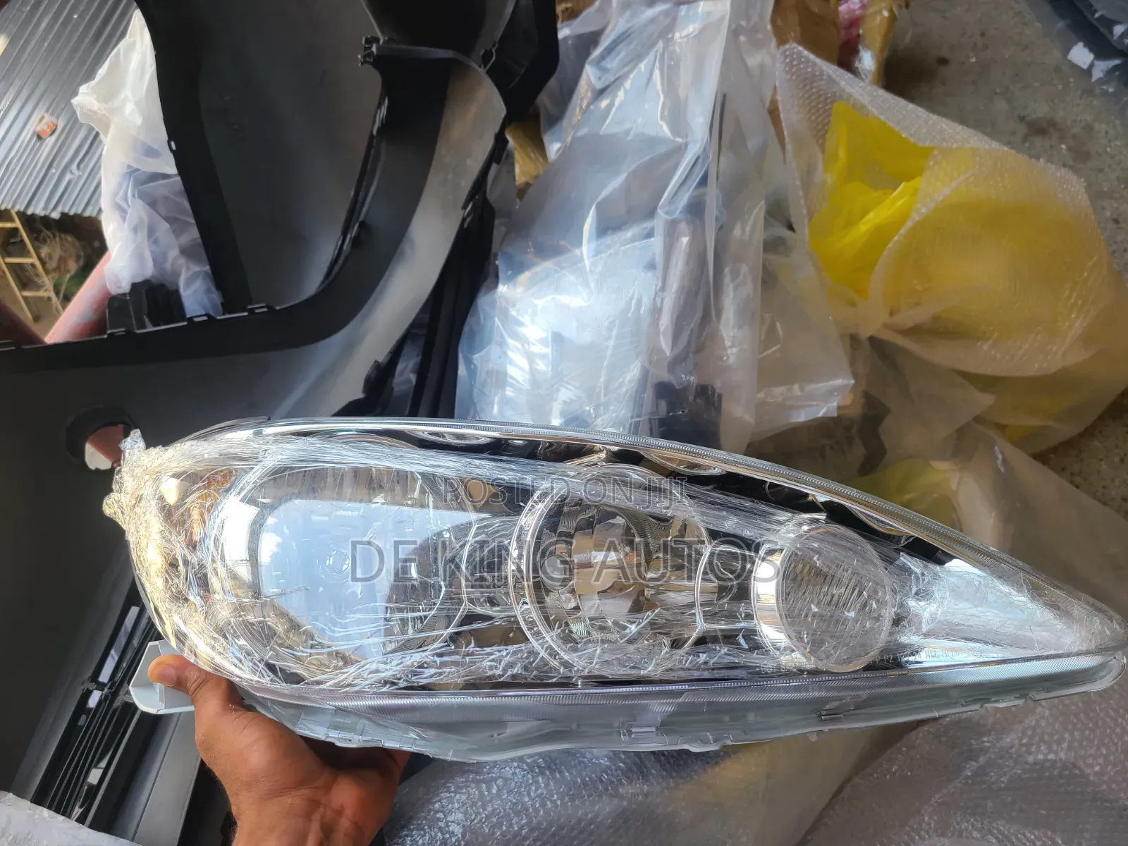 Toyota Camry 2004 Headlight Left and Right