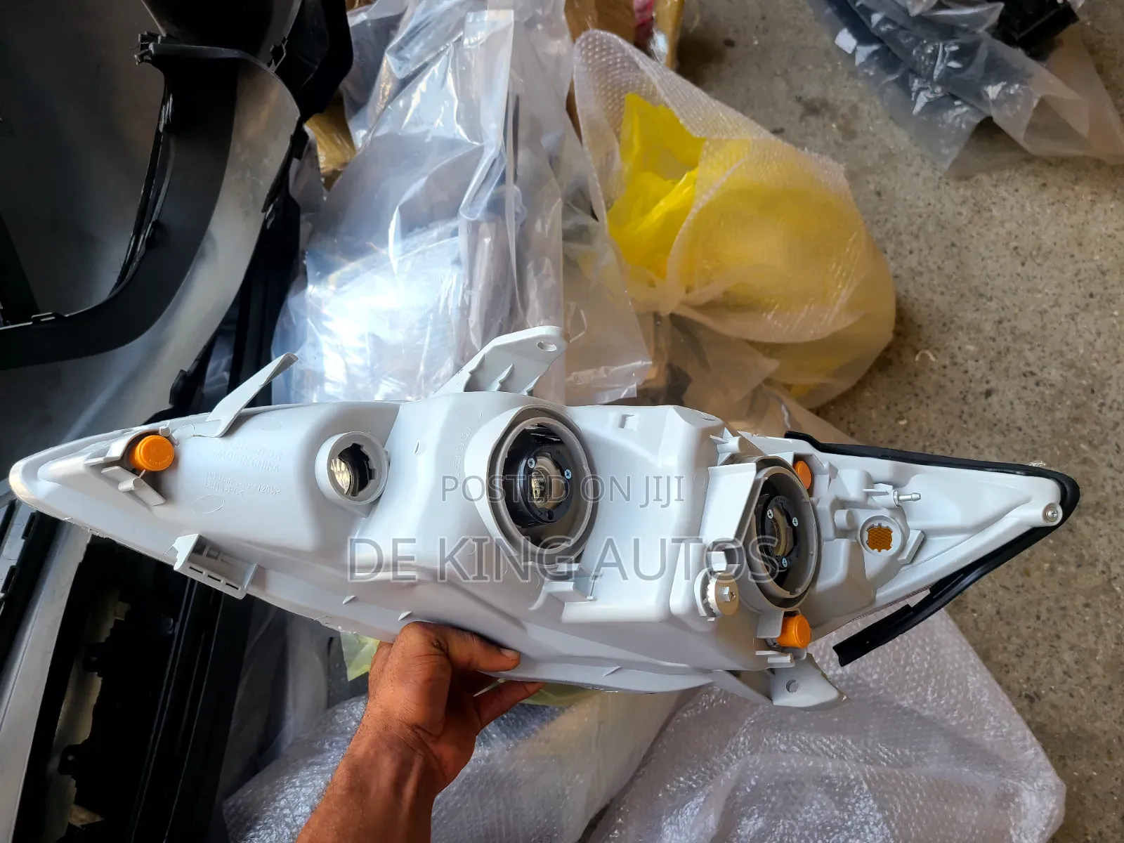 Toyota Camry 2004 Headlight Left and Right