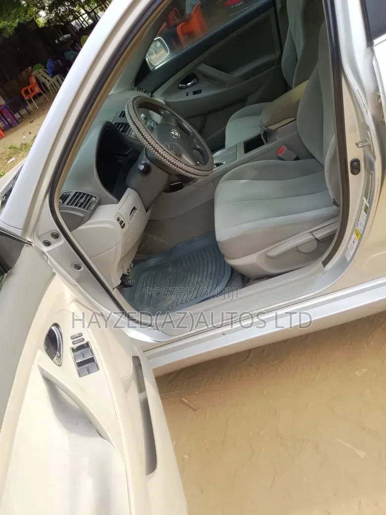 Toyota Camry LE 4dr Sedan (2.4L 4cyl 5A) 2008 Silver