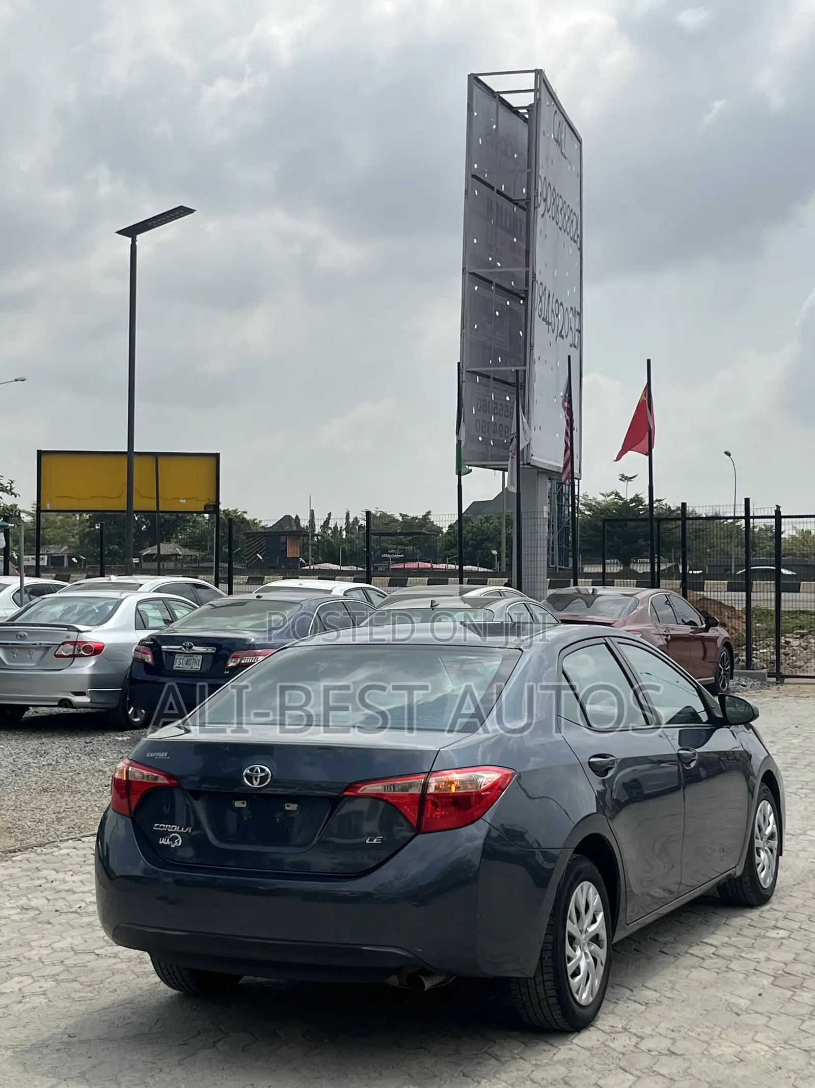 Toyota Corolla LE (1.8L 4cyl 2A) 2019 Gray