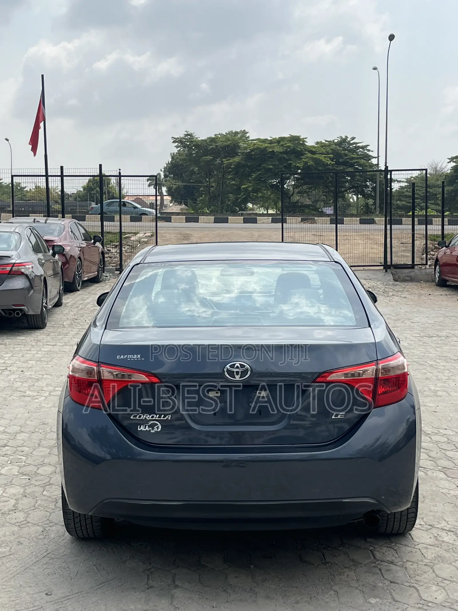 Toyota Corolla LE (1.8L 4cyl 2A) 2019 Gray