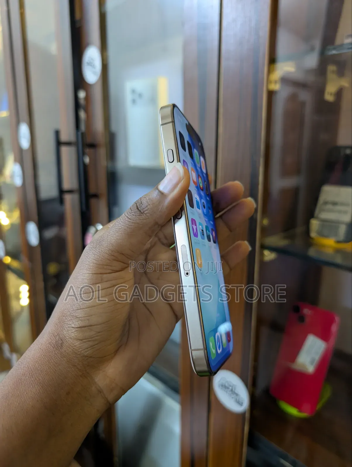 Apple iPhone 16 Pro 128 GB Gold
