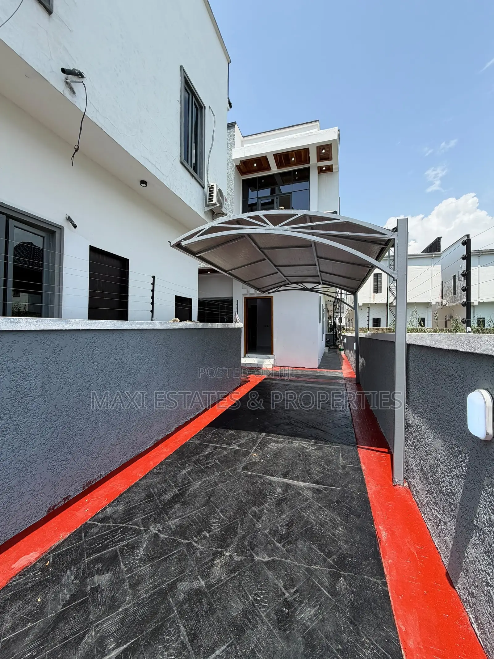 4bdrm Duplex in Orchid, Lagos State for sale