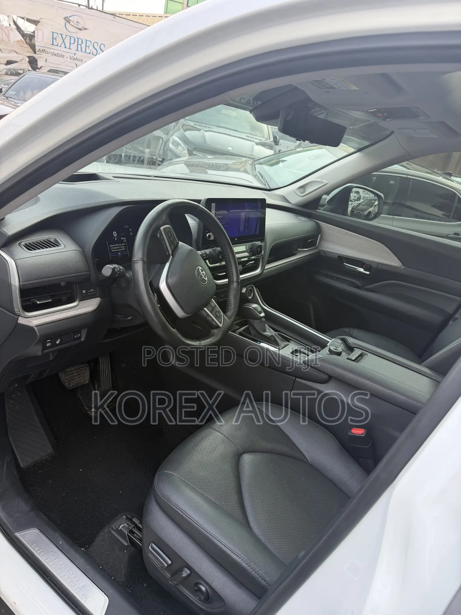 Toyota Highlander Platinum AWD 2024 White