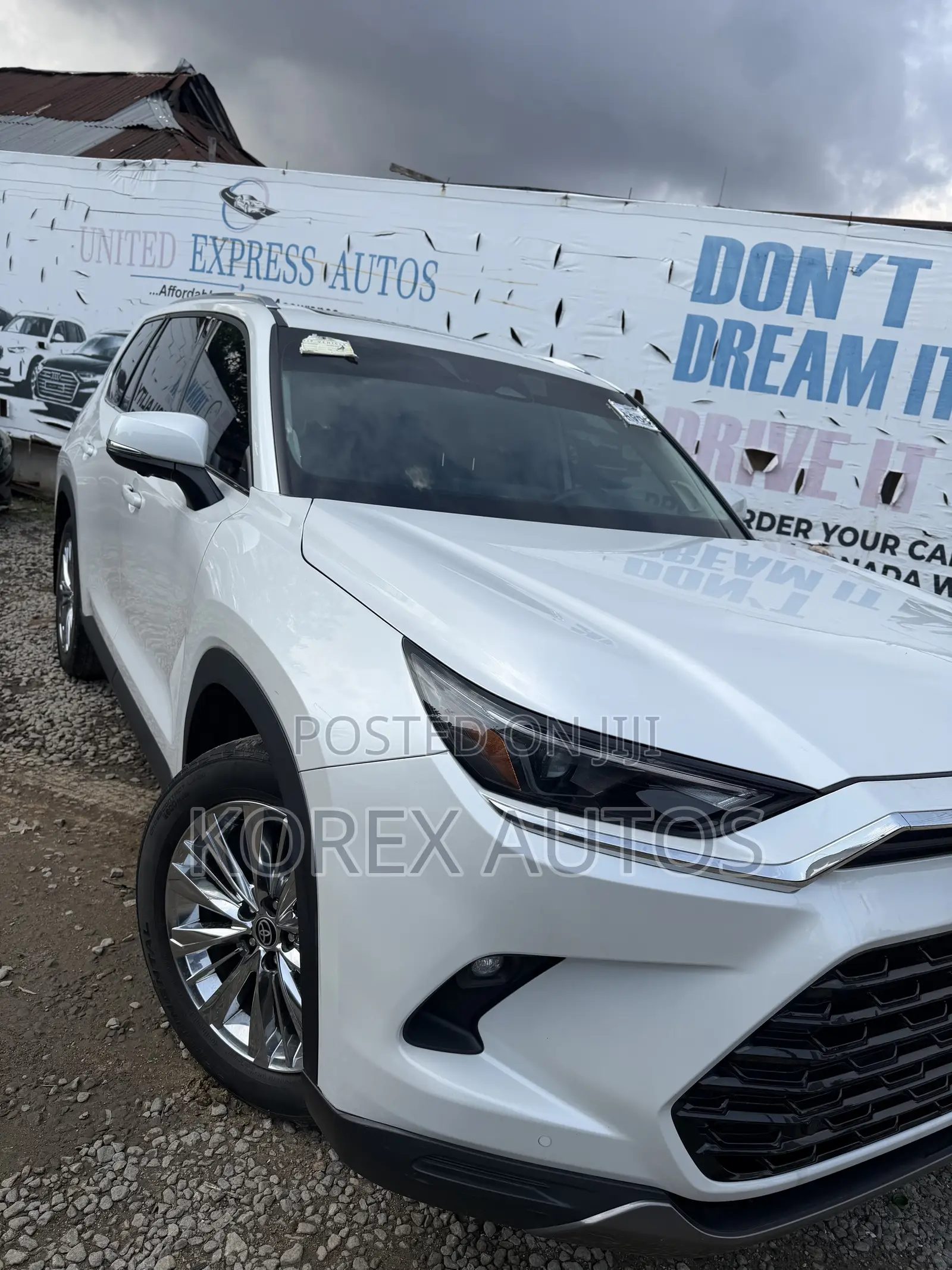 Toyota Highlander Platinum AWD 2024 White