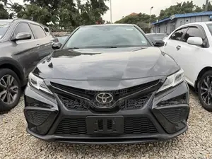 Toyota Camry SE 2021 Black