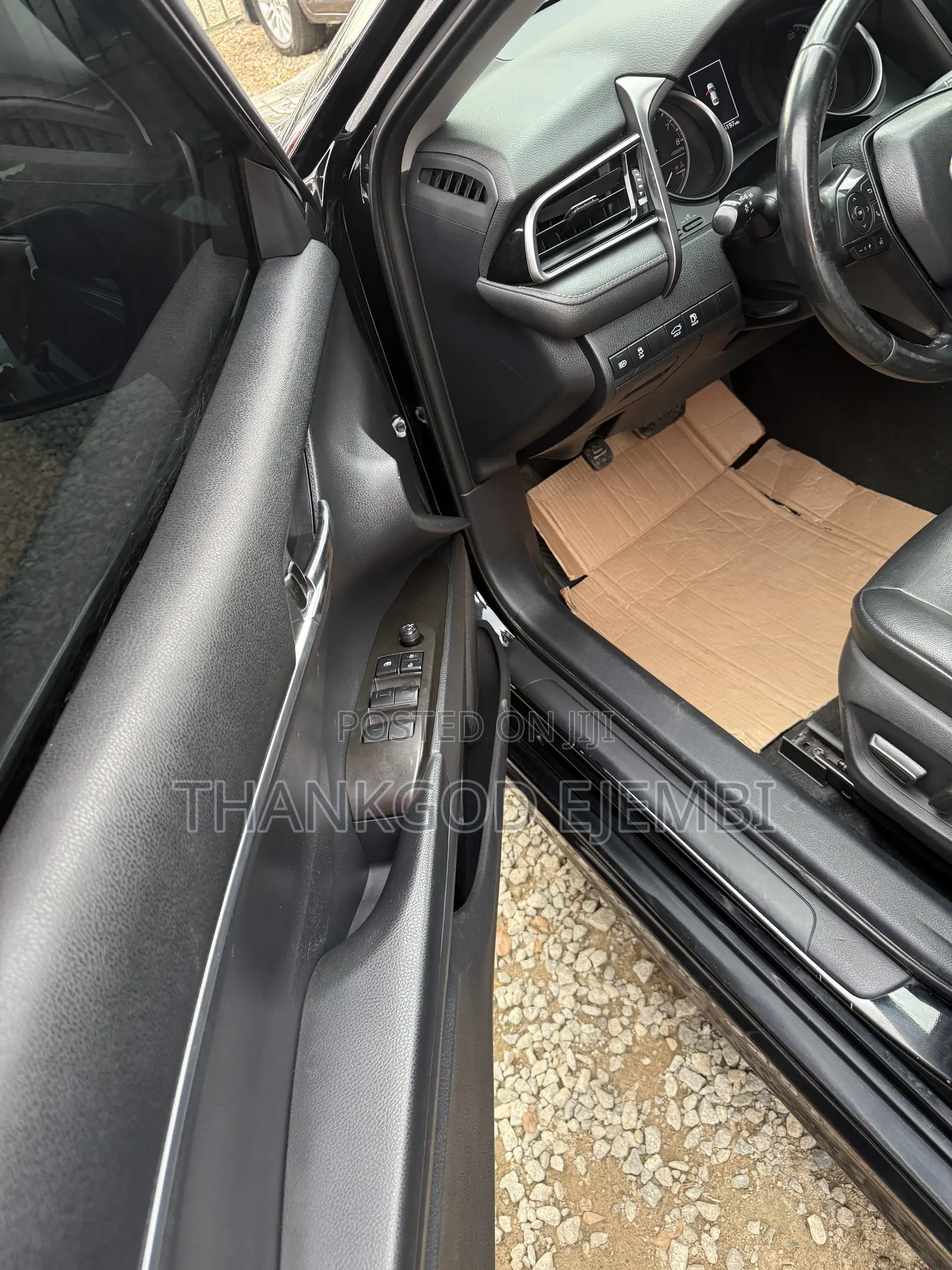 Toyota Camry SE 2021 Black