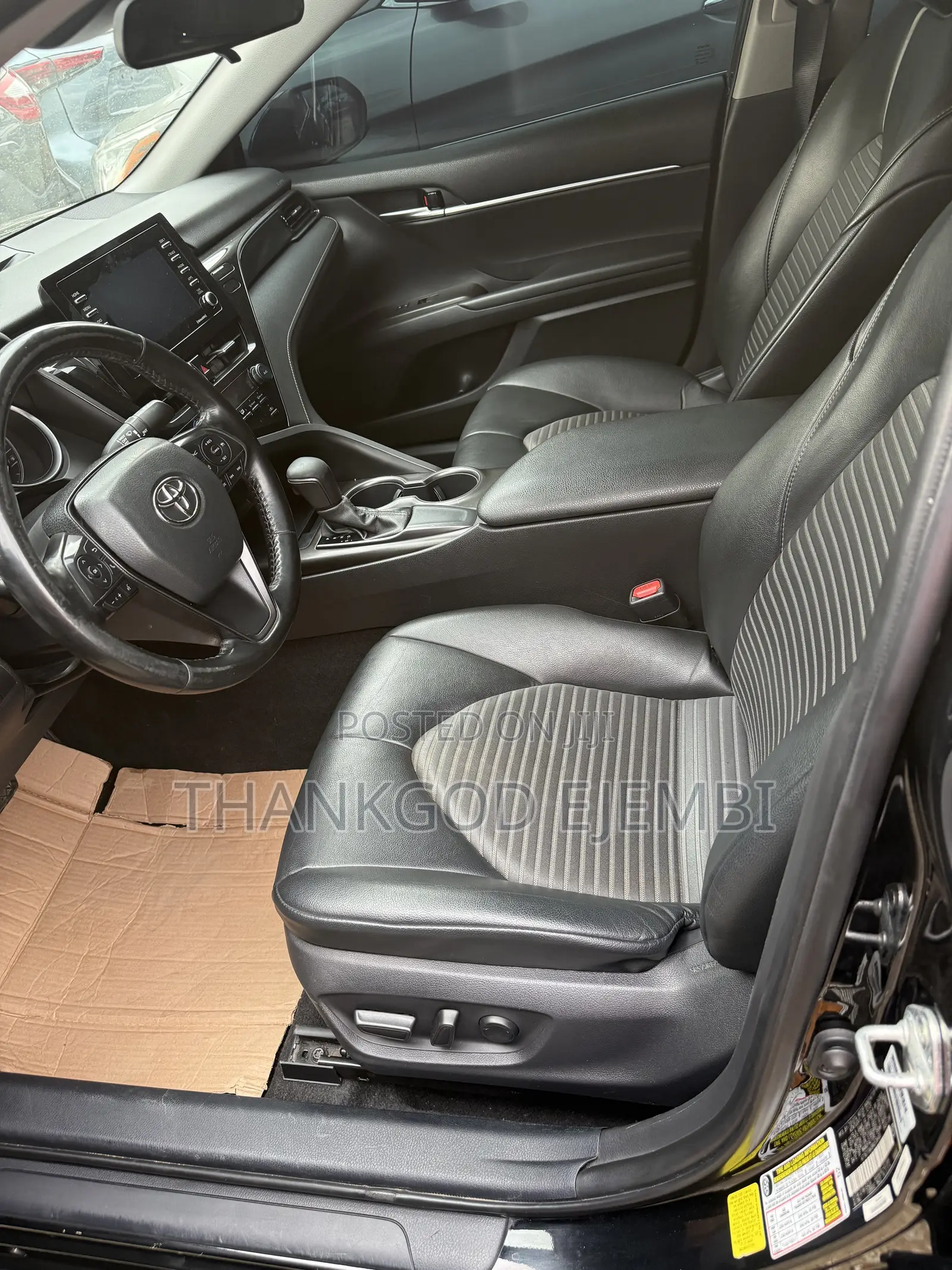 Toyota Camry SE 2021 Black