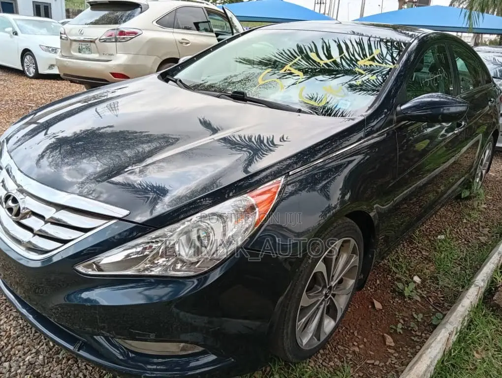 Hyundai Sonata Limited 2.0T Sedan (2.0L 4cyl 6A) 2013 Black