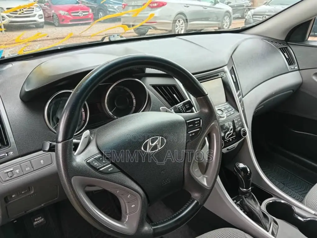 Hyundai Sonata Limited 2.0T Sedan (2.0L 4cyl 6A) 2013 Black