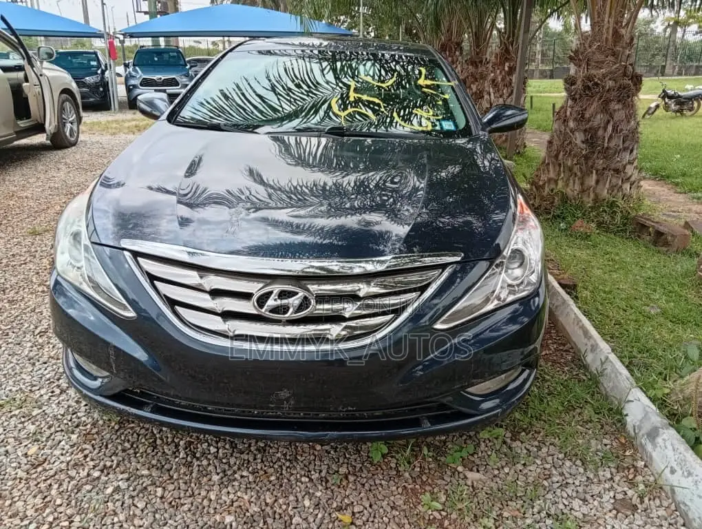 Hyundai Sonata Limited 2.0T Sedan (2.0L 4cyl 6A) 2013 Black