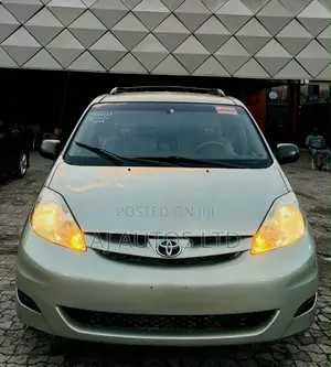 Toyota Sienna CE FWD 2006