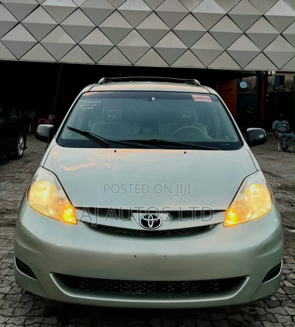 Toyota Sienna CE FWD 2006