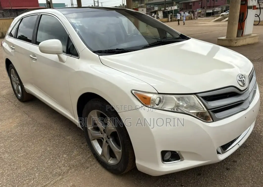 Toyota Venza 2011 White
