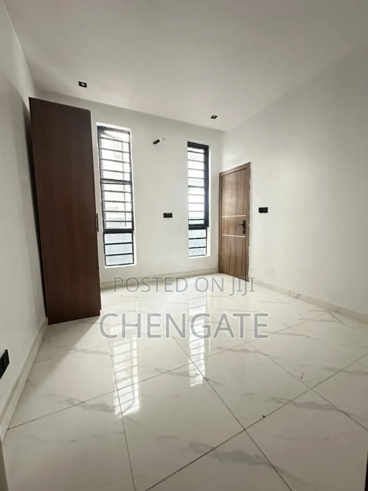 4bdrm Duplex in Ikota for sale