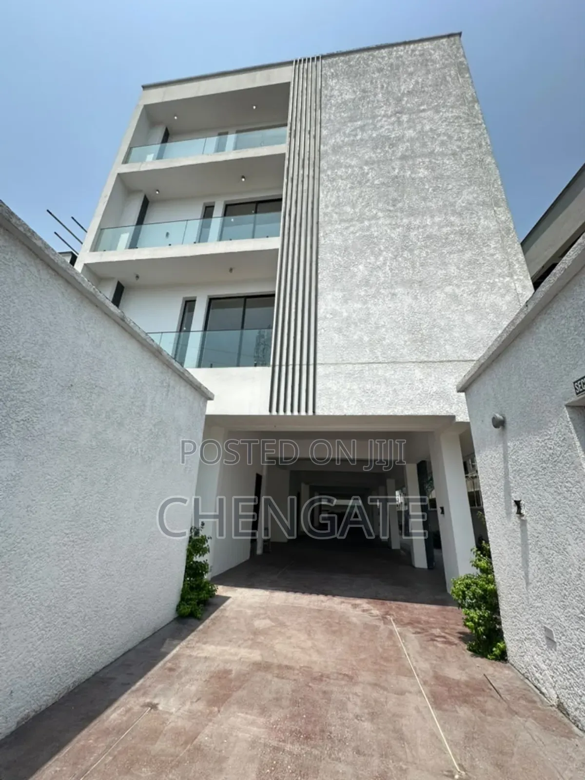 4bdrm Townhouse/Terrace in Chevron for sale