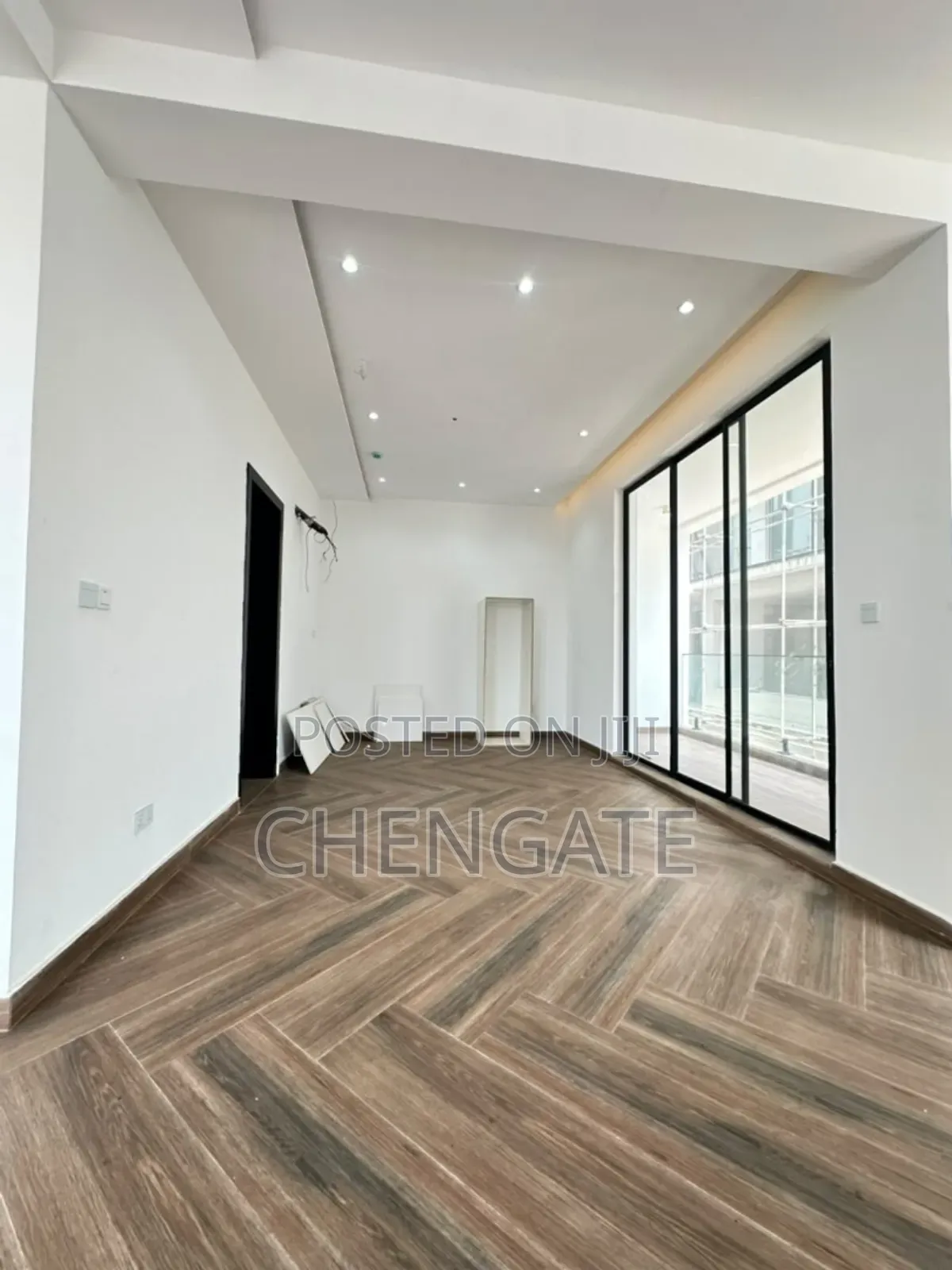 4bdrm Townhouse/Terrace in Chevron for sale