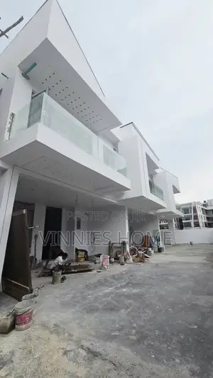 3bdrm Townhouse/Terrace in Oral Estate, Lekki Phase 2 for sale
