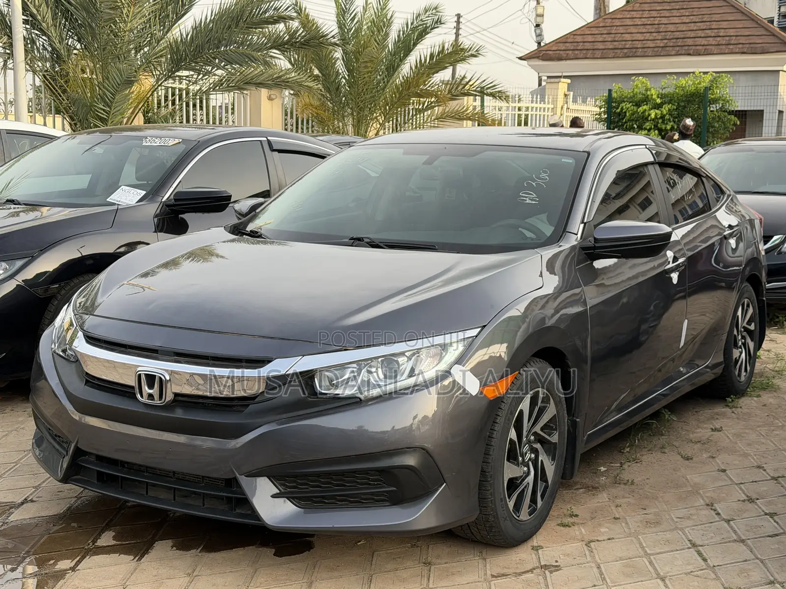 Honda Civic LX 4dr Sedan (2.0L 4cyl) 2016 Gray